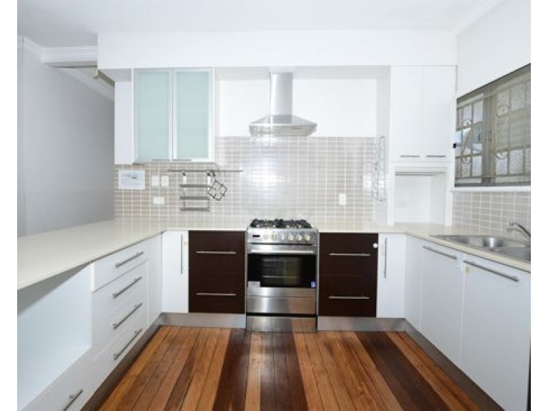 16 Glen Street, Moorooka QLD 4105