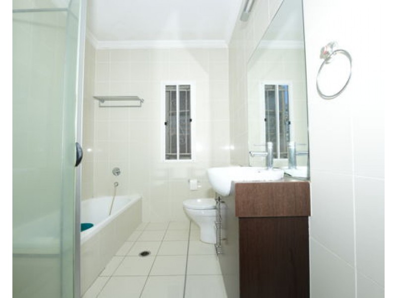 16 Glen Street, Moorooka QLD 4105