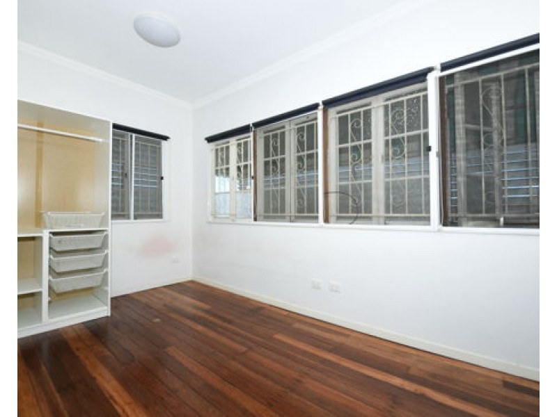 16 Glen Street, Moorooka QLD 4105