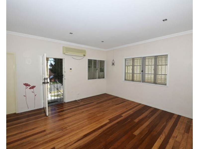 16 Glen Street, Moorooka QLD 4105