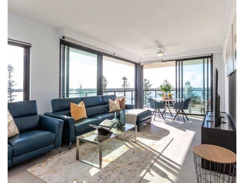 601/372 Marine Parade, Labrador QLD 4215