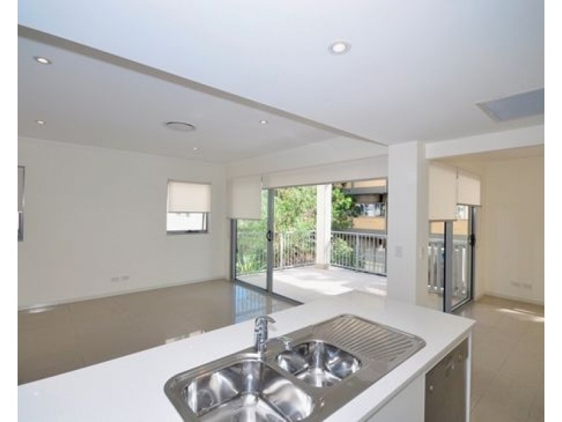 211/23 Robinson Place, Kelvin Grove QLD 4059