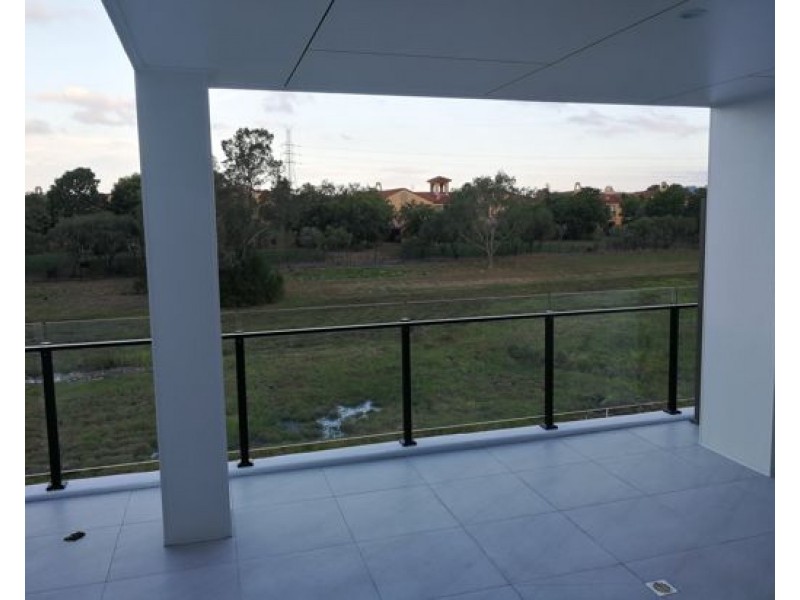 2 Bella Ave, Robina QLD 4226