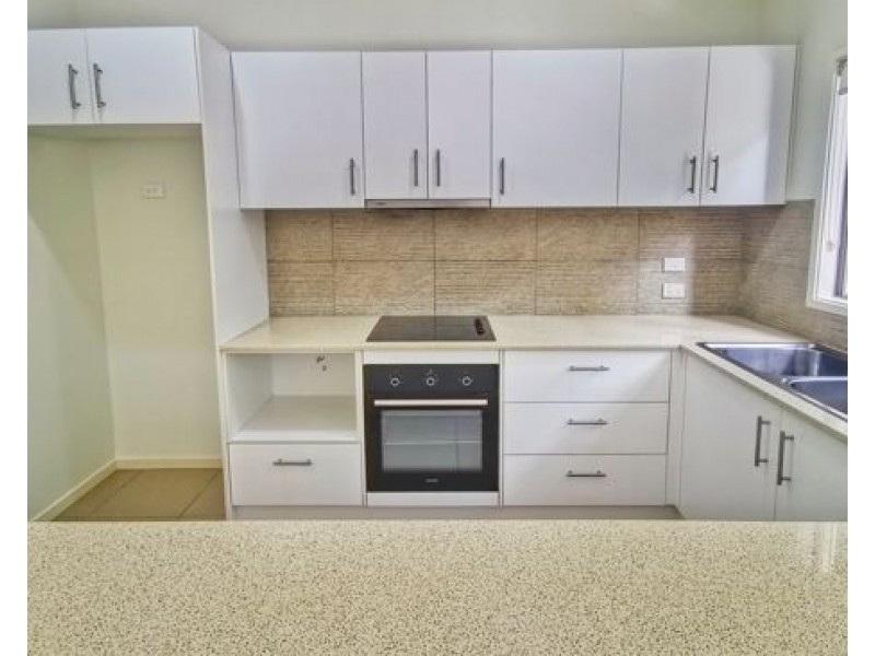 7 16 Careel Close Helensvale, Helensvale QLD 4212