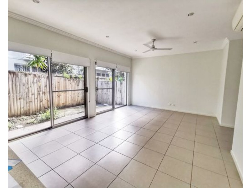 7 16 Careel Close Helensvale, Helensvale QLD 4212