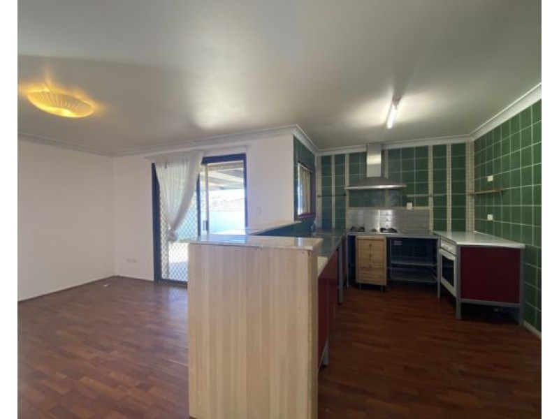 22 Haldham Crescent, Regents Park QLD 4118