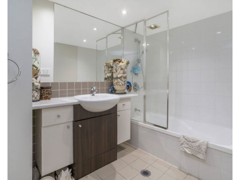 101/54 Vernon Terrace, Teneriffe QLD 4005