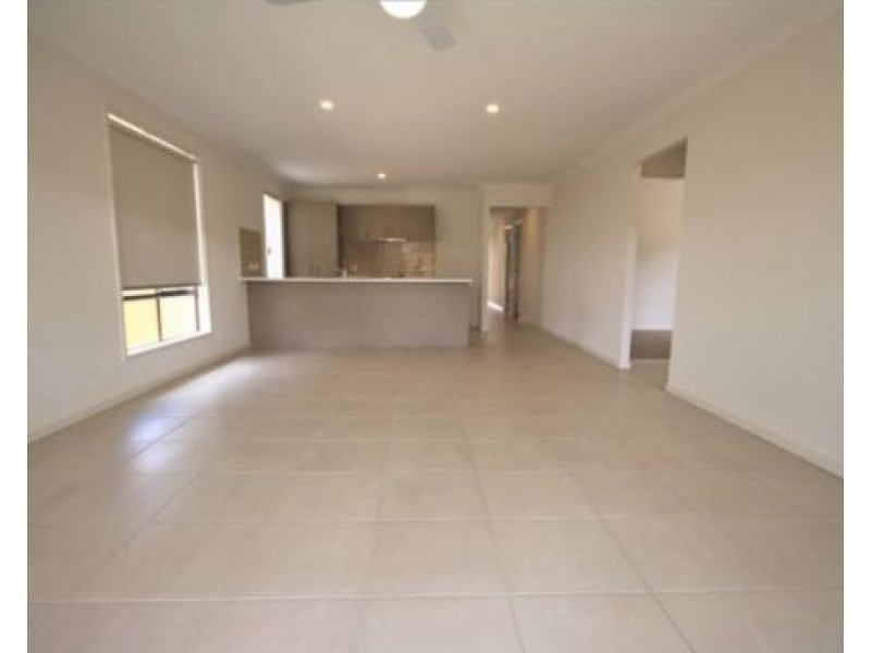 30 Eagleton Crescent, Leichhardt QLD 4305