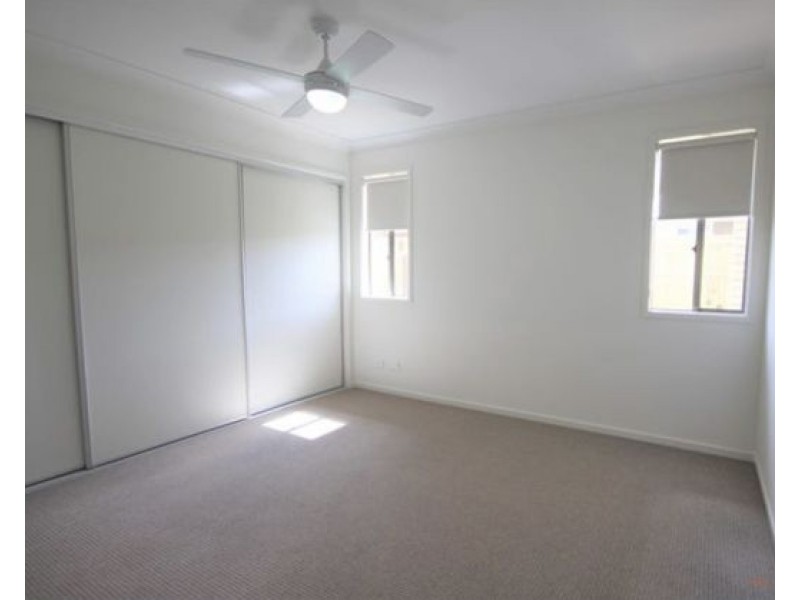 30 Eagleton Crescent, Leichhardt QLD 4305