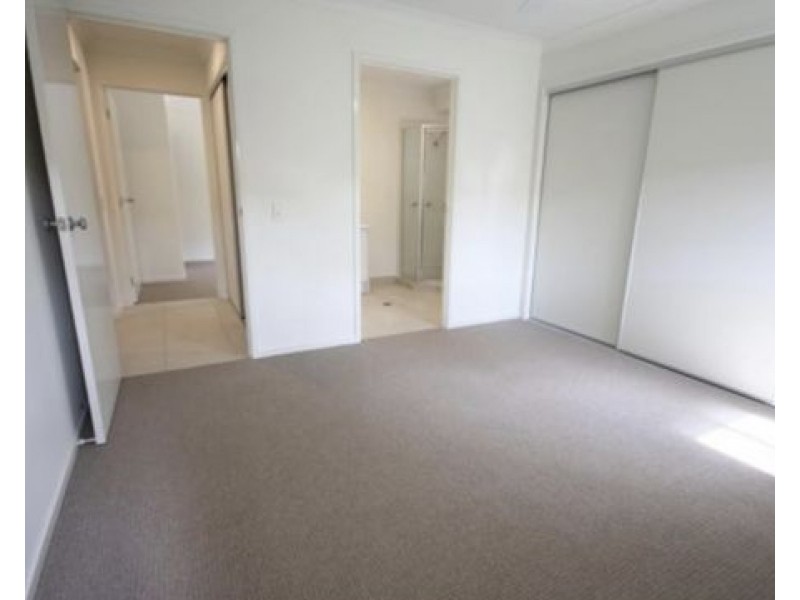 30 Eagleton Crescent, Leichhardt QLD 4305