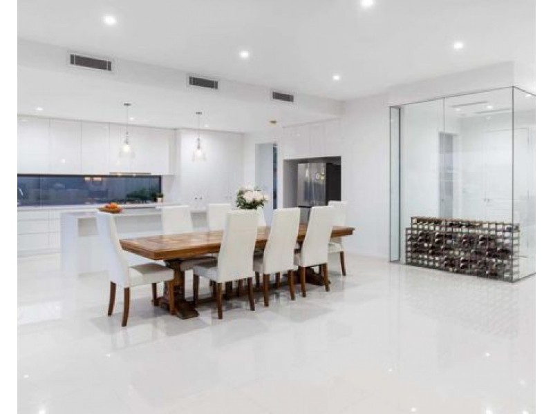 1010 Edgecliff Drive, Hope Island QLD 4212