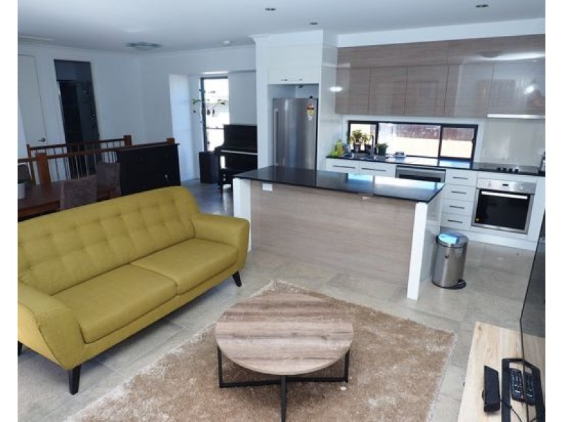 8A/819 Creek Rd, Carindale QLD 4152