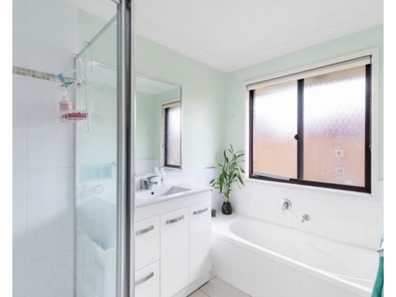 54 CHISHOLM ROAD, Carrara QLD 4211