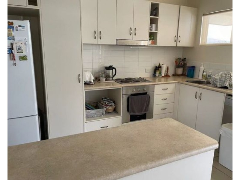 1-13 Ernest St, Redlynch QLD 4870