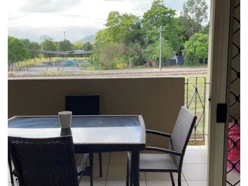 1-13 Ernest St, Redlynch QLD 4870