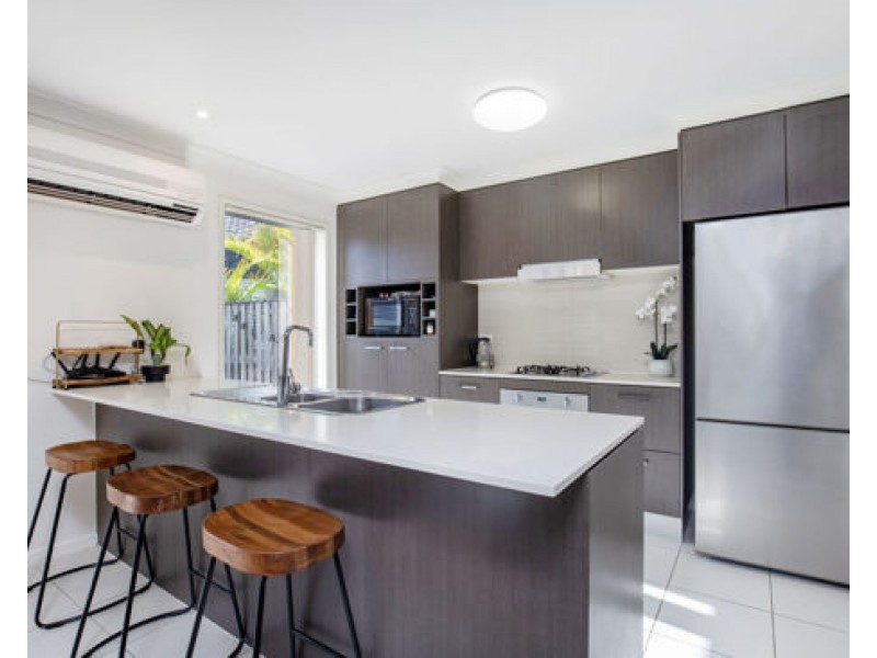 25/1 Belongil Street, Pacific Pines QLD 4211