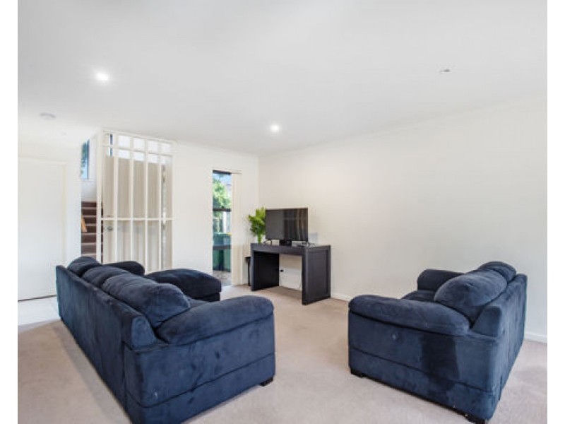 25/1 Belongil Street, Pacific Pines QLD 4211