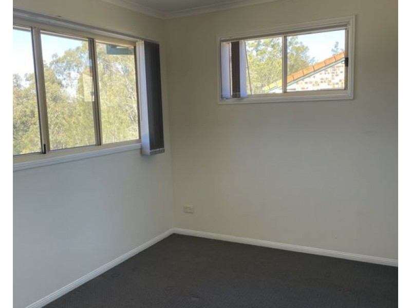 42 10 Adrian Pl, Wishart QLD 4122