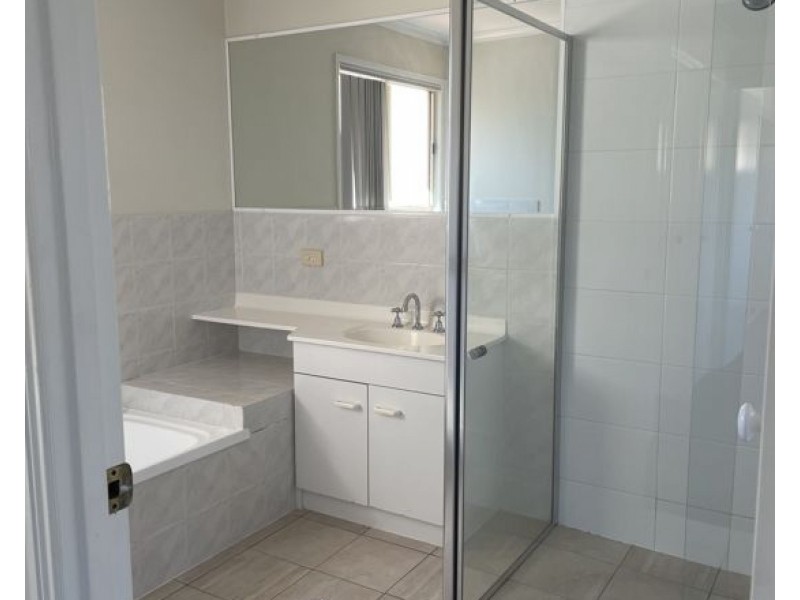 42 10 Adrian Pl, Wishart QLD 4122