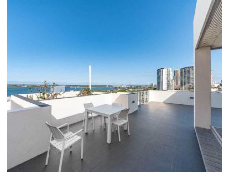 801/11-15 Norman street, Southport QLD 4215