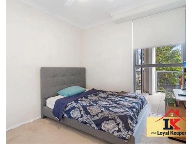 202/8 Norman Street, Southport QLD 4215
