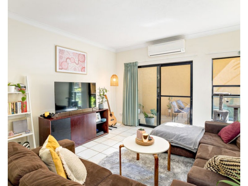 2-4 McGuigan St, Earlville QLD 4870