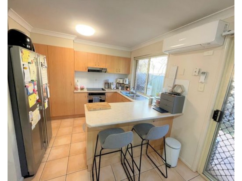 62 COORA ST, Wishart QLD 4122