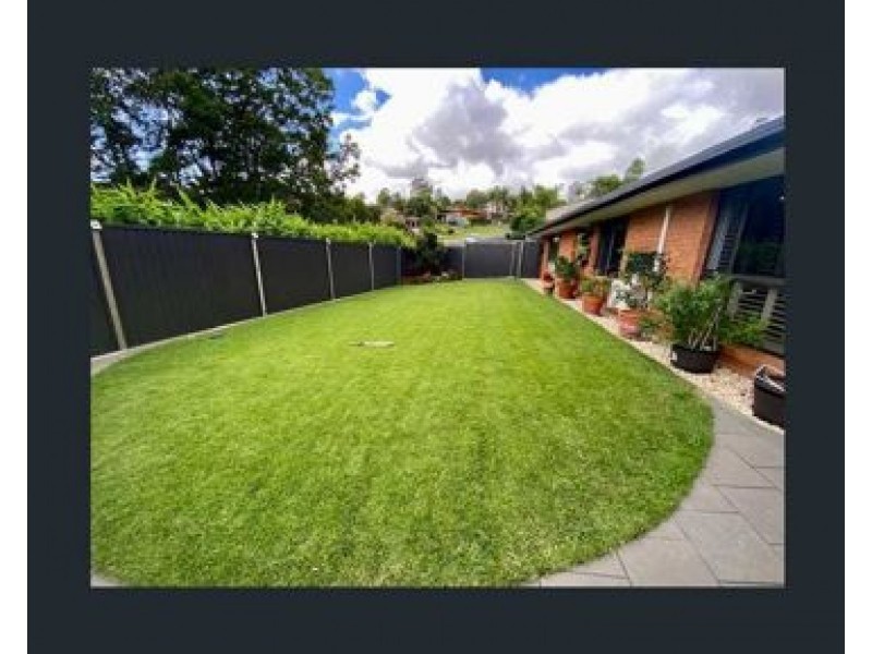 1 Clutha Court, Highland Park QLD 4211