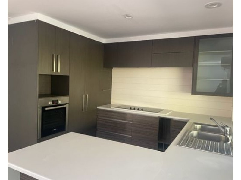 1 Clutha Court, Highland Park QLD 4211