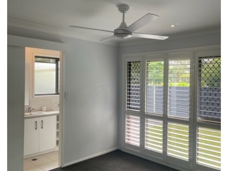 1 Clutha Court, Highland Park QLD 4211