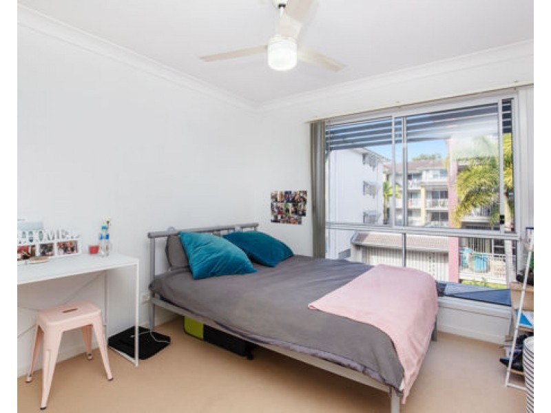 504/33 Clark St, Biggera Waters QLD 4216
