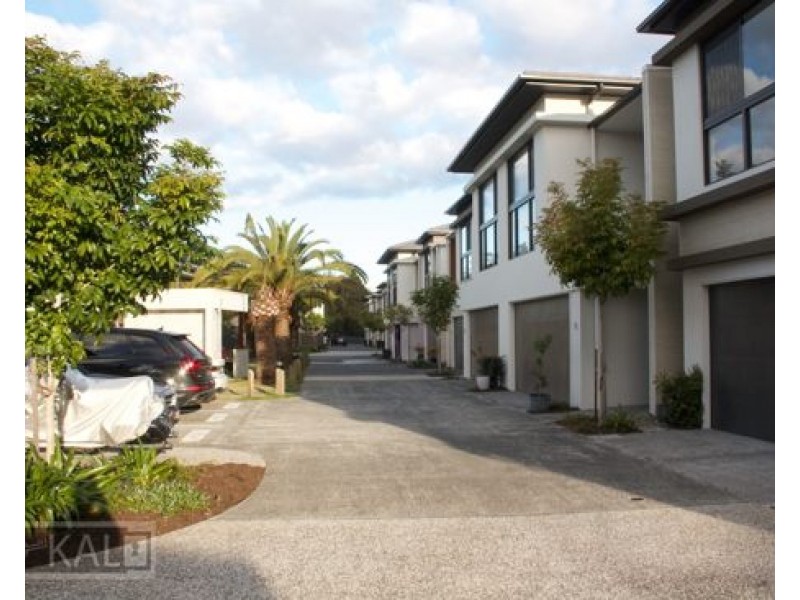 4 /72 Palladium Boulevard, Hope Island QLD 4212