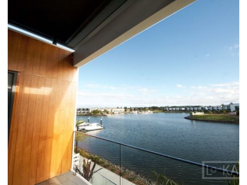 4 /72 Palladium Boulevard, Hope Island QLD 4212