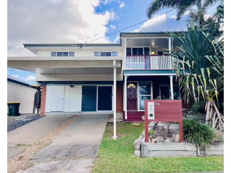 19 Peterglen St, Wishart QLD 4122