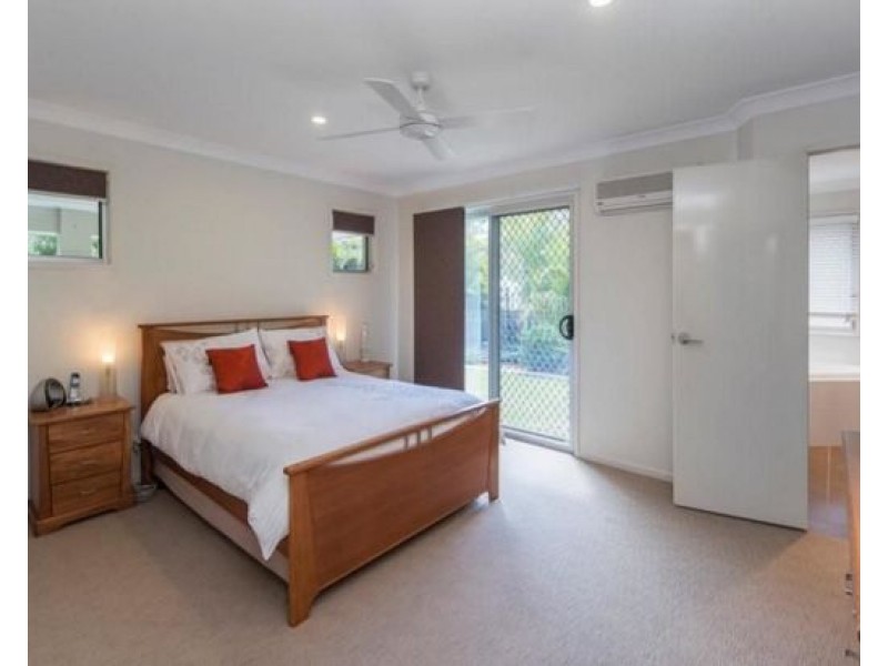 37 Rainbow Circuit, Coomera QLD 4209