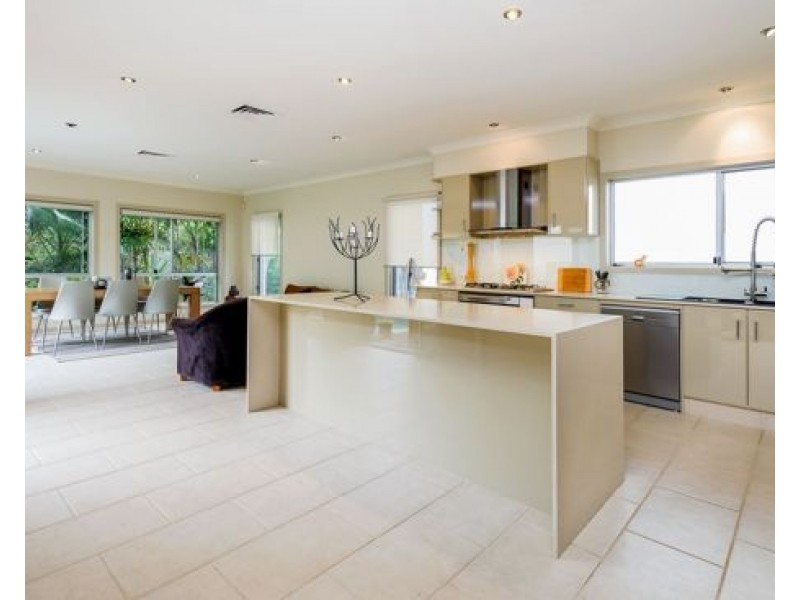 12 Moyenne Crescent, Varsity Lakes QLD 4227