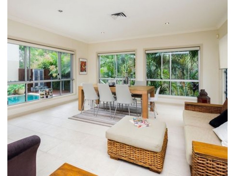 12 Moyenne Crescent, Varsity Lakes QLD 4227