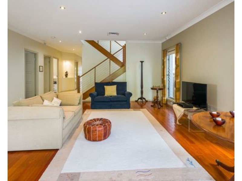 12 Moyenne Crescent, Varsity Lakes QLD 4227