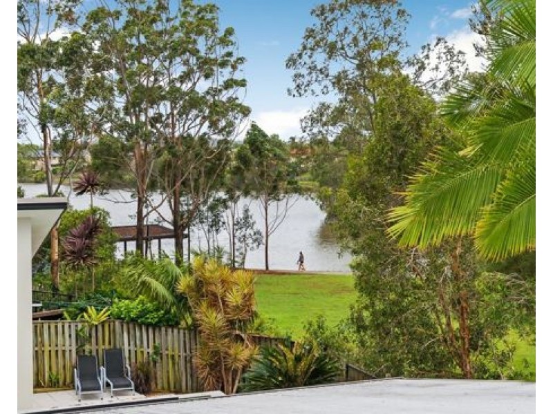 12 Moyenne Crescent, Varsity Lakes QLD 4227