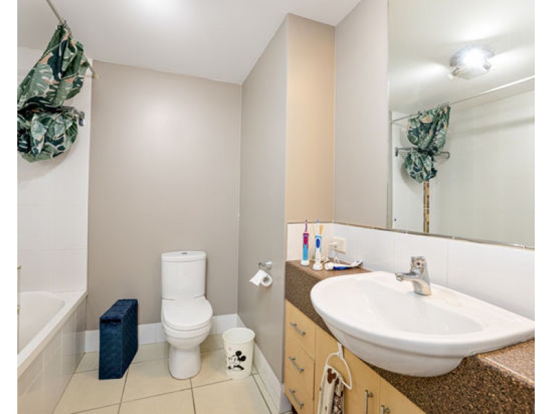 19 Upward St, Parramatta Park QLD 4870