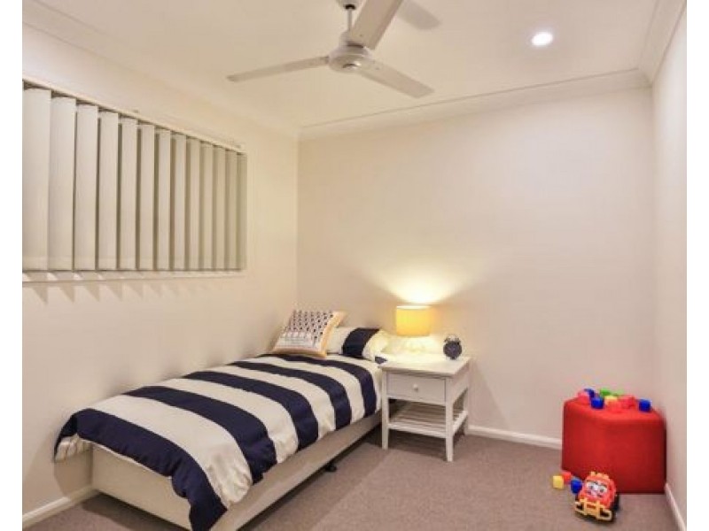 11 Emerald Place, Bridgeman Downs QLD 4035