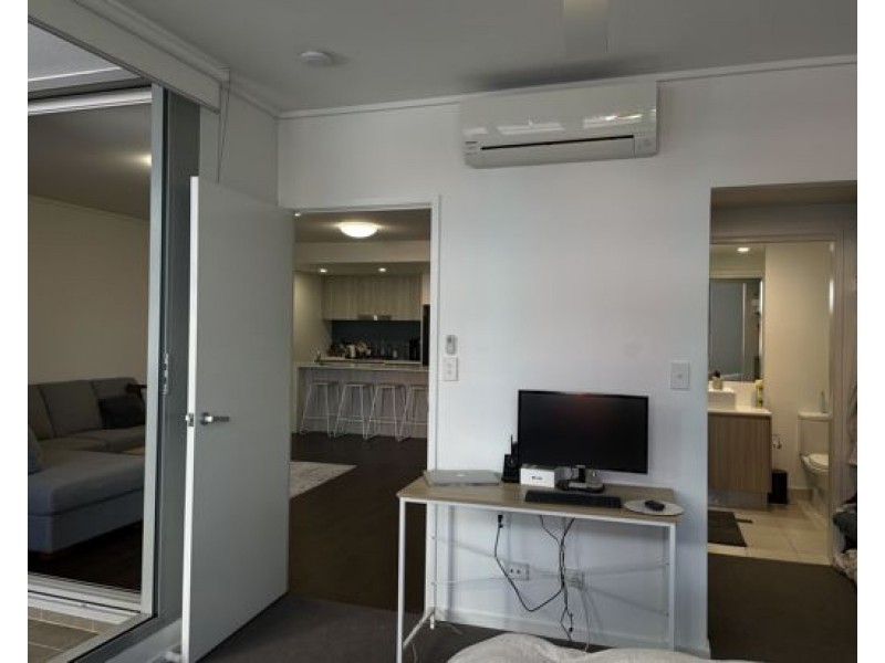 2209 42 Laver Drive, Robina QLD 4226