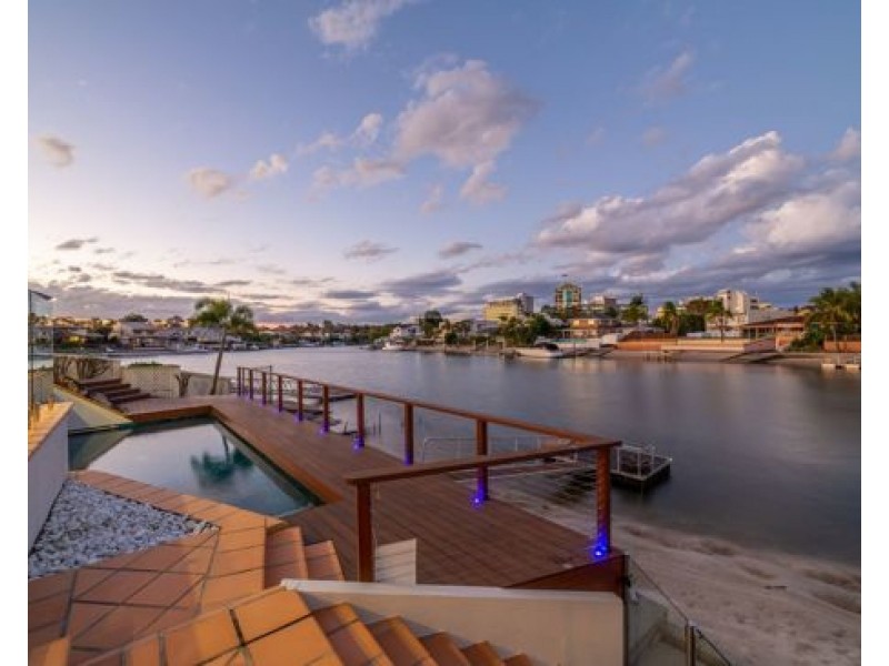 7 Daimler Drive, Bundall QLD 4217