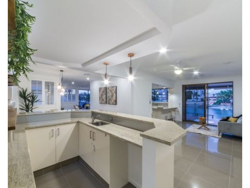 7 Daimler Drive, Bundall QLD 4217