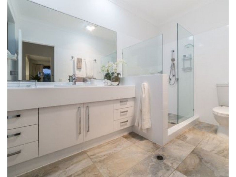 7 Daimler Drive, Bundall QLD 4217