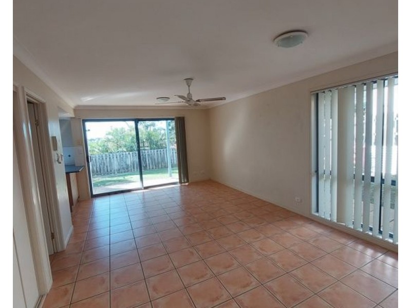 29/2 Studio Drive, Pacific Pines QLD 4211