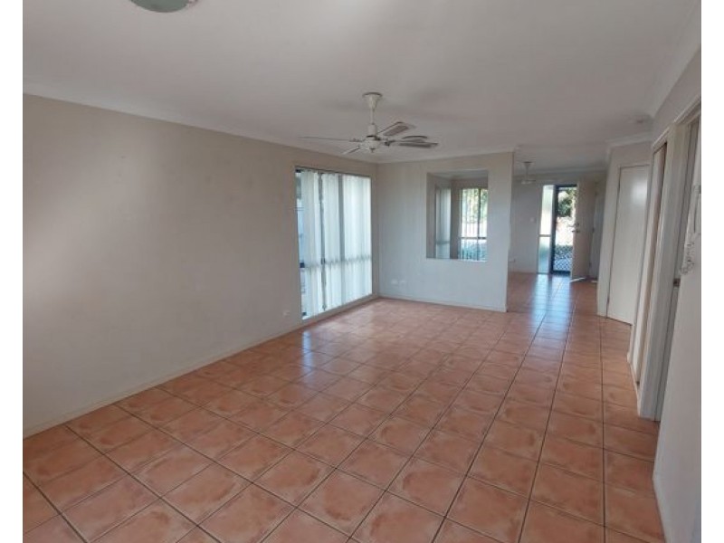 29/2 Studio Drive, Pacific Pines QLD 4211