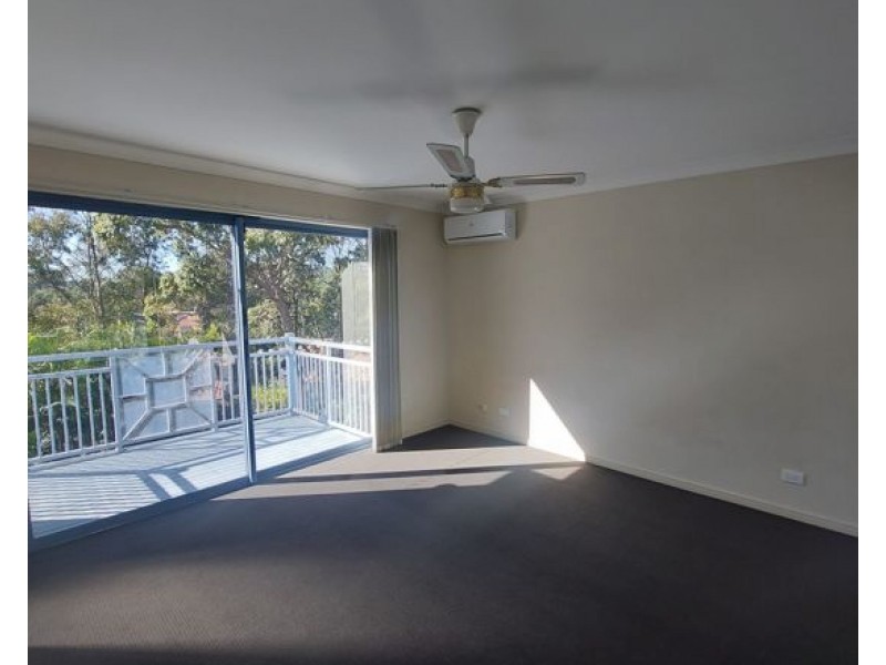 29/2 Studio Drive, Pacific Pines QLD 4211