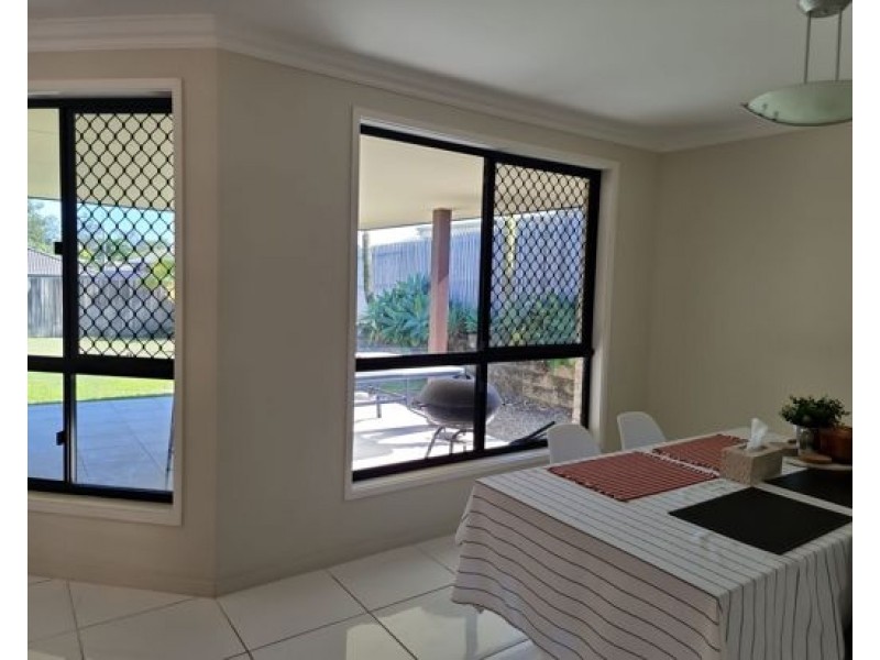 14 southern cross close, Telina QLD 4680