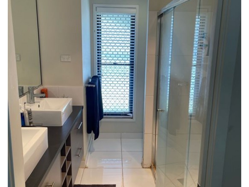 14 southern cross close, Telina QLD 4680